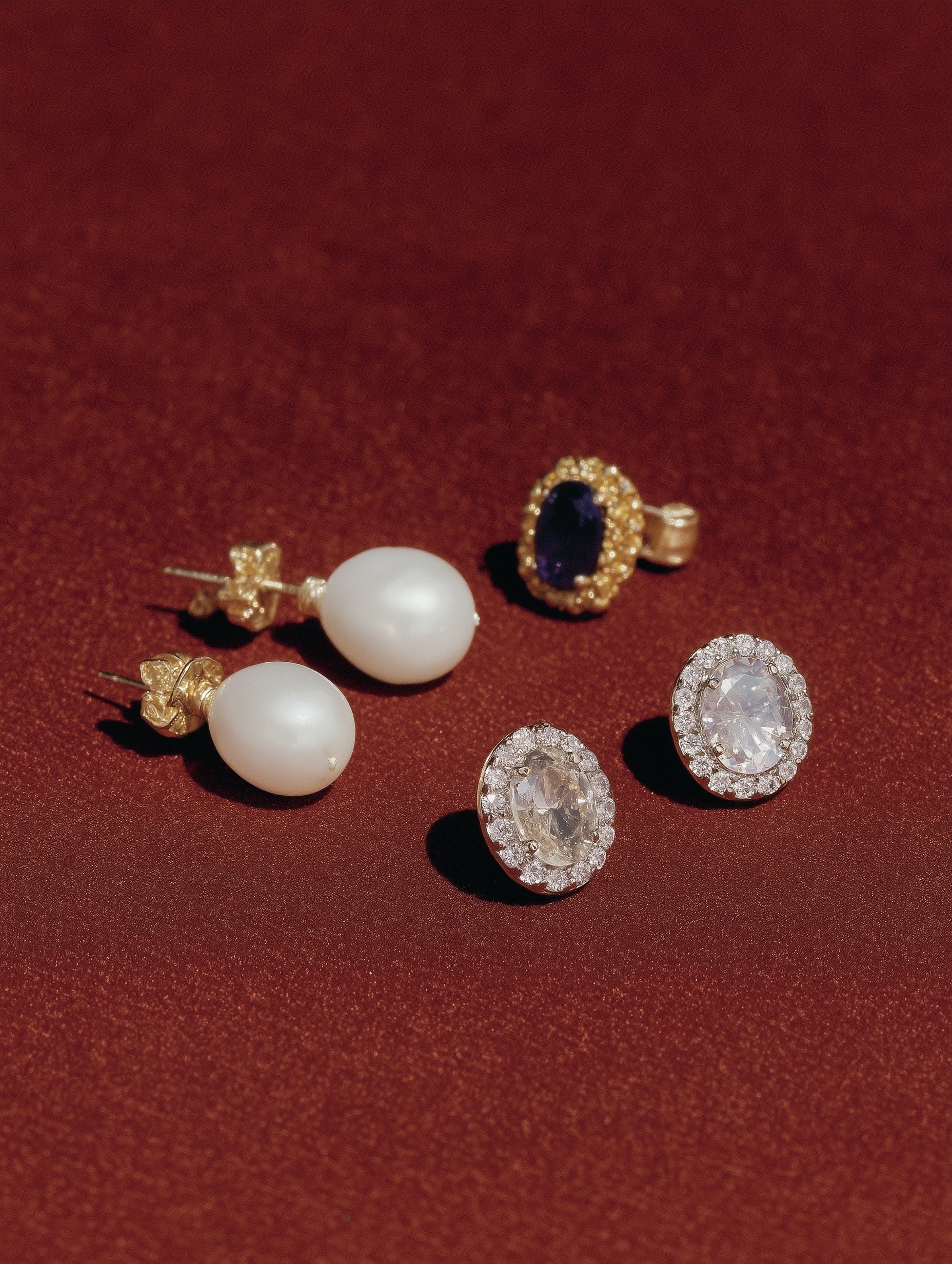 Elegant Gold Earrings: Luxury Jewelry Display