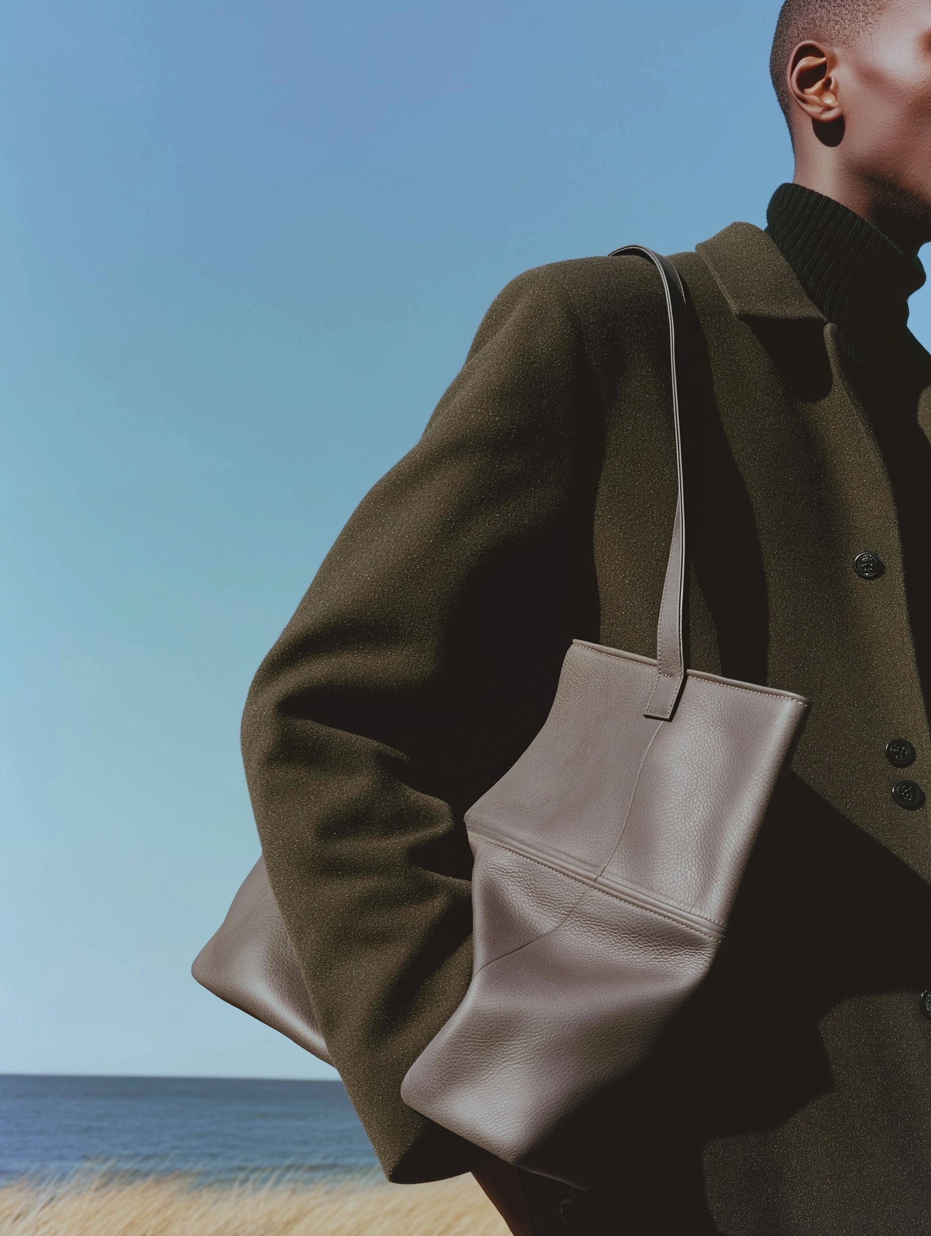 Sculptural Leather Bag: Minimalist Elegance Unveiled