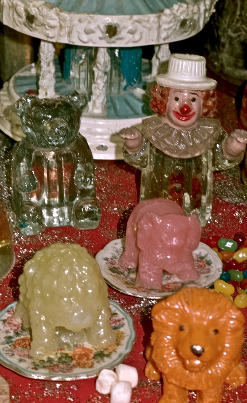 Whimsical Candies: Flan & Gelatin Animal Figures
