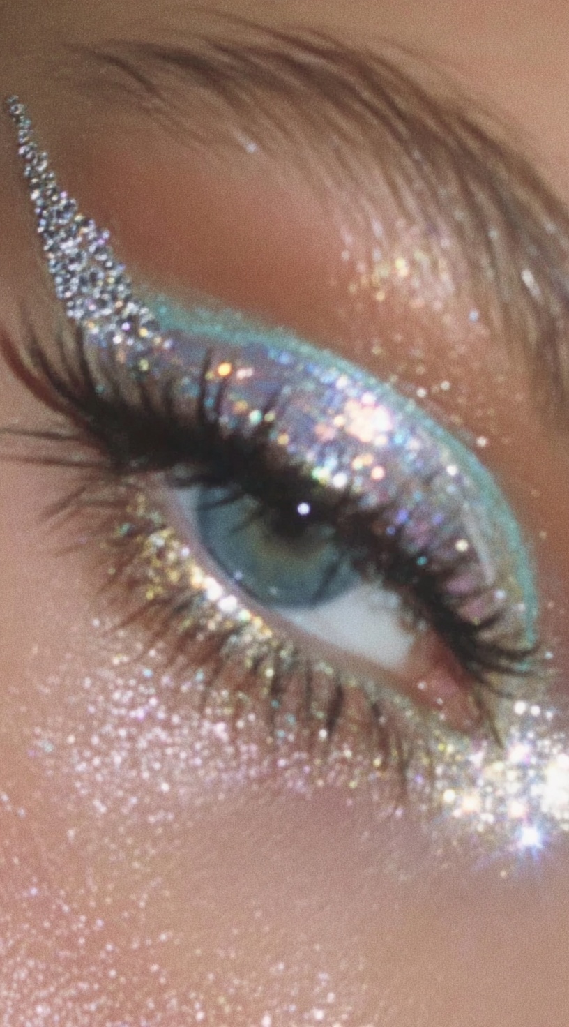 Vintage Glam: Winged Eyeliner with Diamond Accents