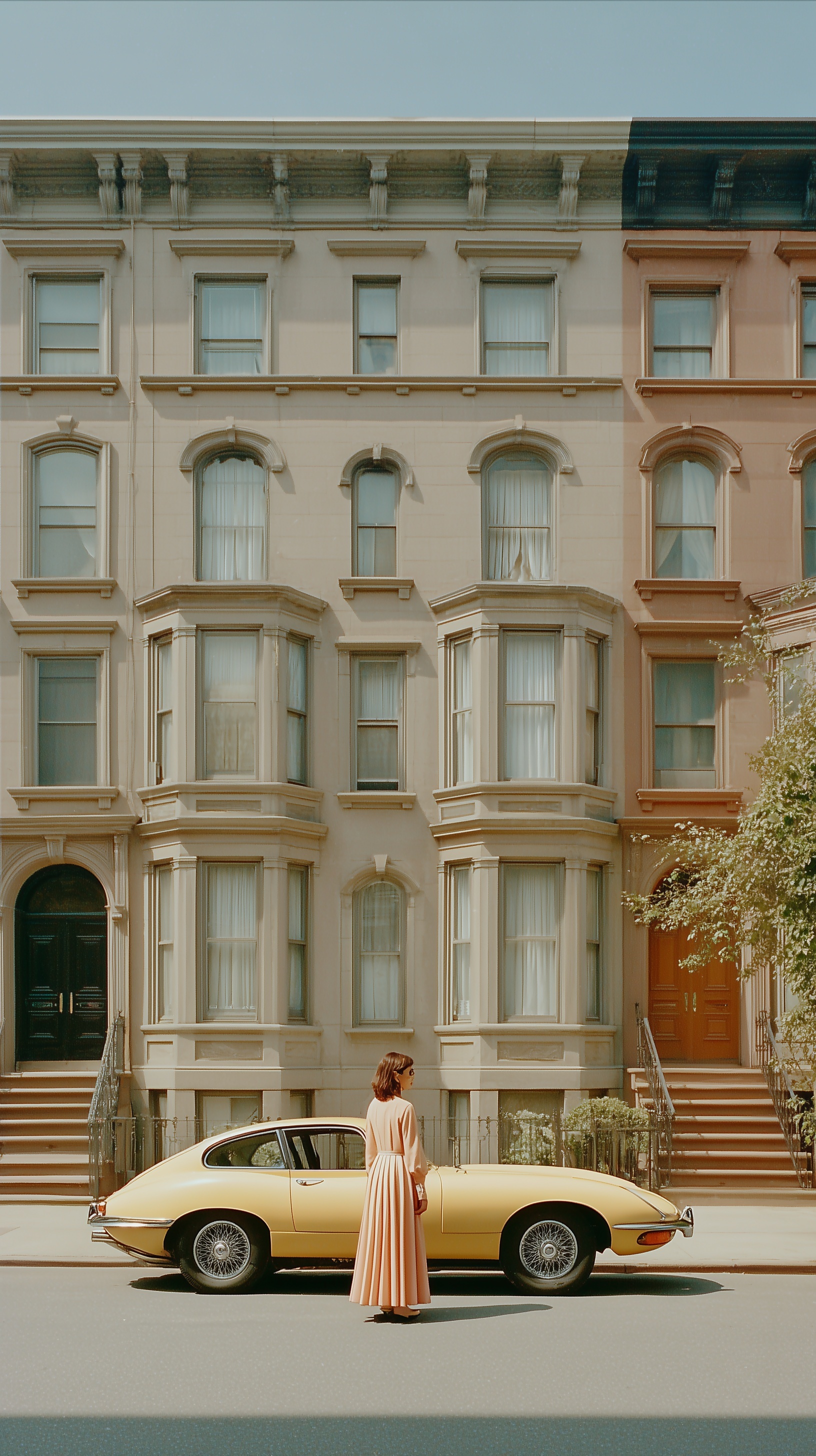 Retro Glam: 80s Style Meets Classic Jaguar Elegance
